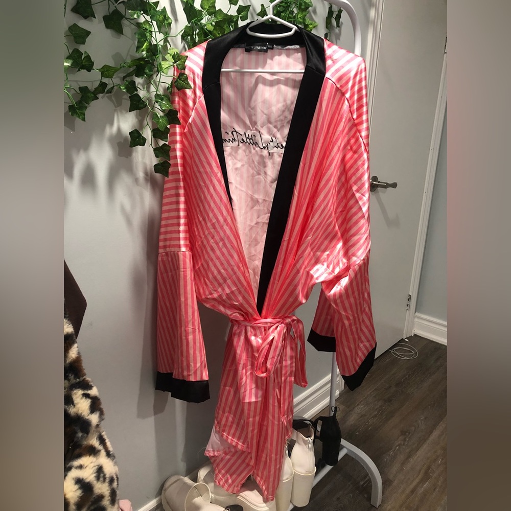 Pretty little thing satin robe